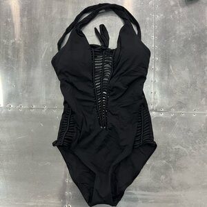 Becca one piece swimsuit with removable cups size medium